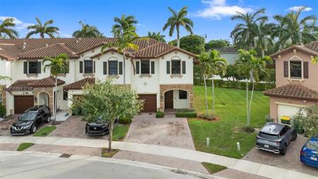 232 SE 33rd Ter