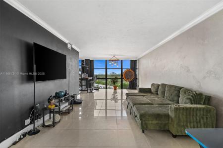 1000 Parkview Dr