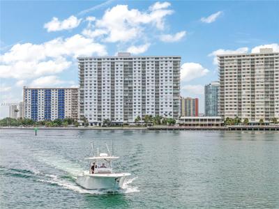 500 Bayview Dr