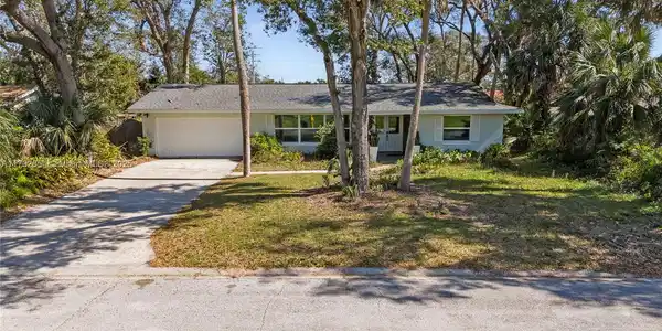 1017 Parkwood Dr