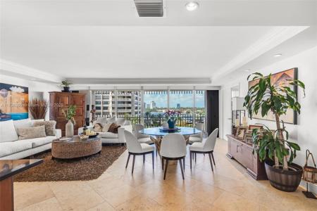 3 Grove Isle Dr