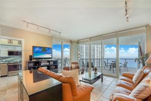 6301 Collins Ave Unit PH8