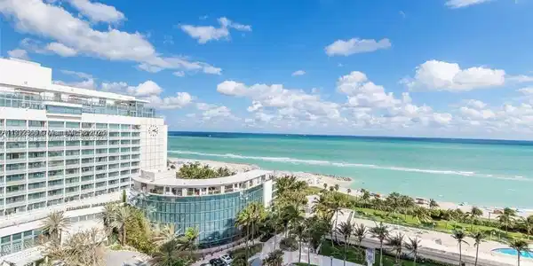 2899 Collins Ave