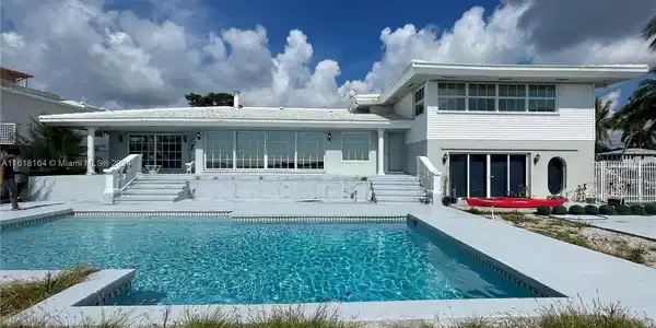 10875 N Bayshore Dr