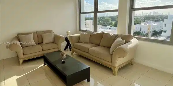 2899 Collins Ave