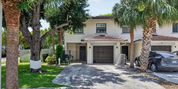 248 Avenue L