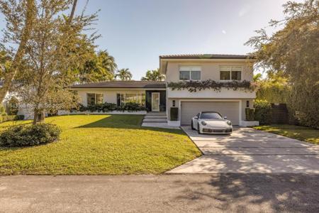 1226 NE 100th St