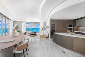18975 Collins Ave Unit 600