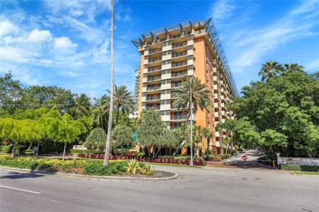 2951 S Bayshore Dr