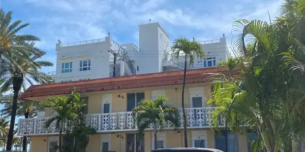 Image 2: View of the apartment from the parking lot.