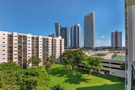16919 N Bay Rd Unit 818-2