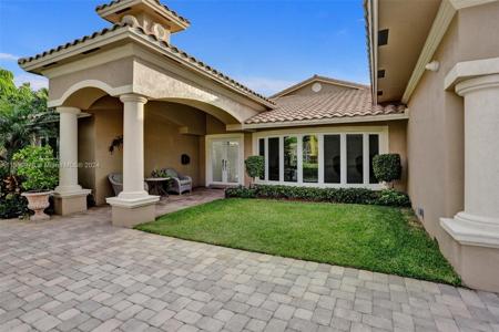 301 Tropic Dr