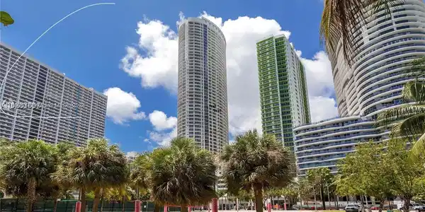 1750 N Bayshore Dr