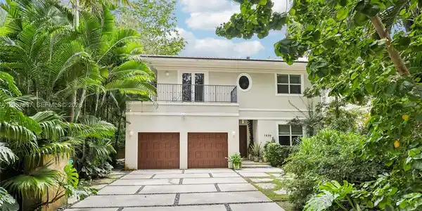 7830 SW 48th Ct