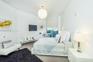 15811 Collins Ave Unit 705
