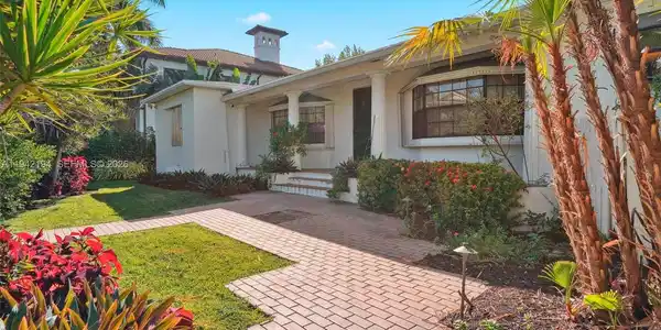 335 Coral Way