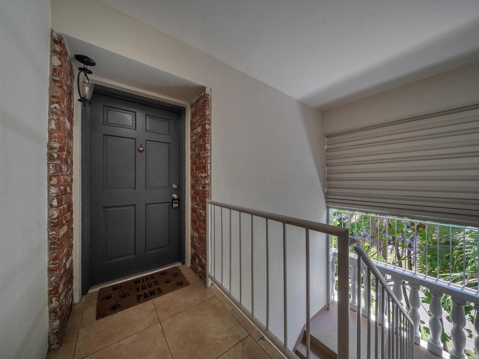 Image 3: Front Entrance