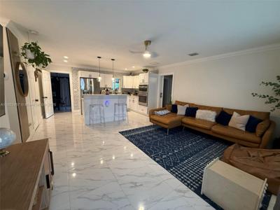 10031 Jamaica Dr