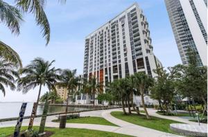 601 NE 27th St Unit 1102