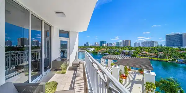 9751 E Bay Harbor Dr