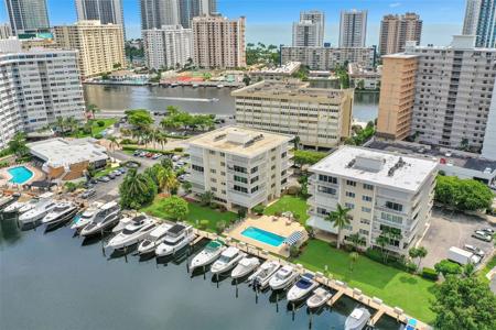 126 Golden Isles Dr