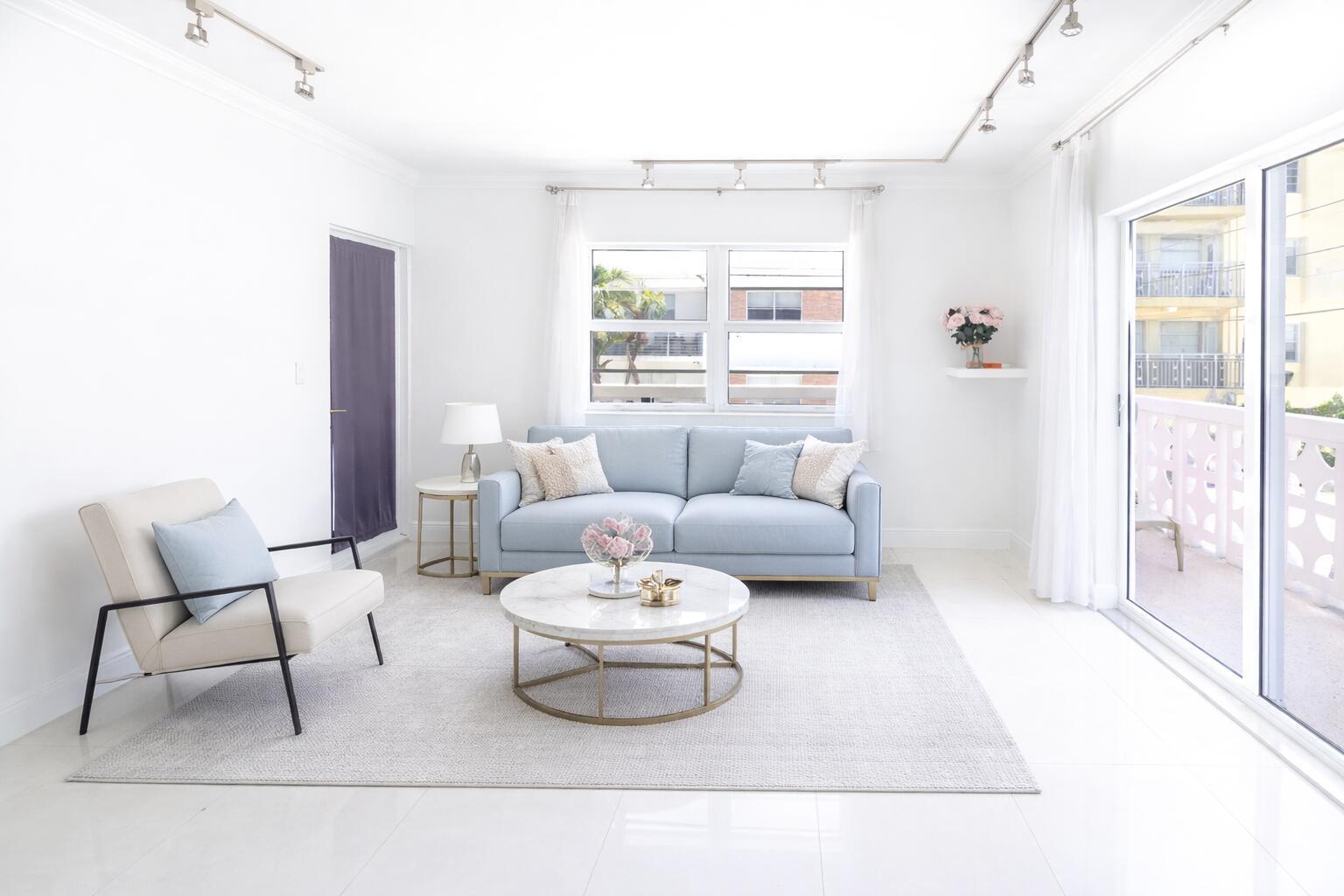 Image 2: Living Room1.1