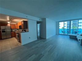 7501 E Treasure Dr Unit 4C