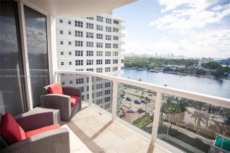 4775 Collins Ave