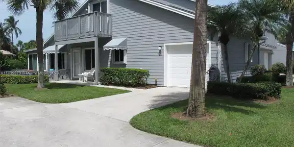 4949 N Highway A1A