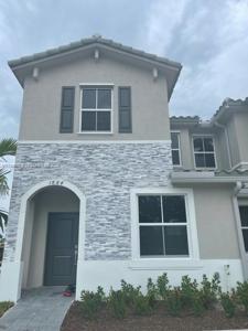 1884 SE 27th Rd
