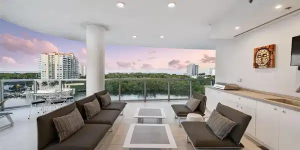 920 Intracoastal