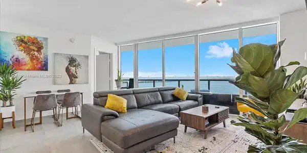 665 NE 25th St Unit 1604