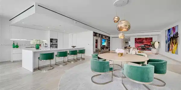 9111 Collins Ave