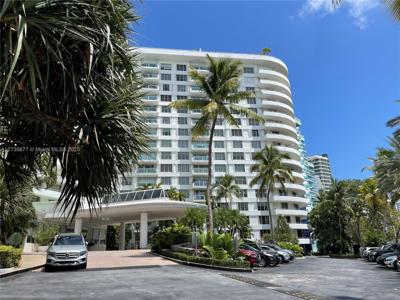 5151 Collins Ave