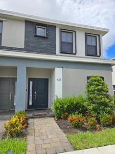 421 NE 1st Dr