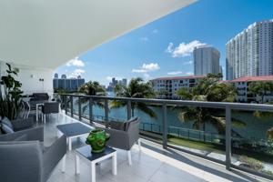 3250 NE 188th St Unit 207
