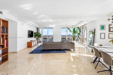 901 Brickell Key Blvd