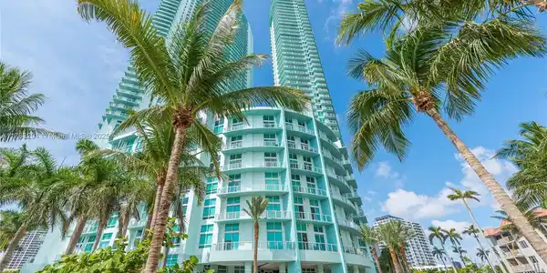 1900 N Bayshore Dr