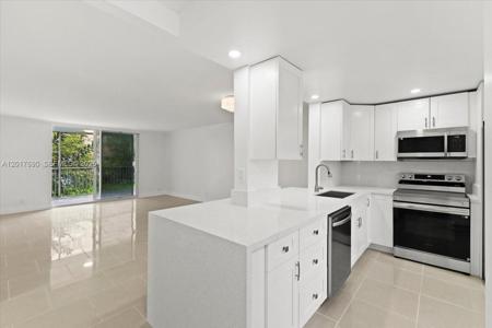 319 NE 14TH AVE