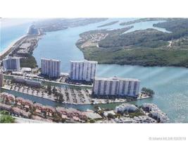300 Bayview Dr Unit 714