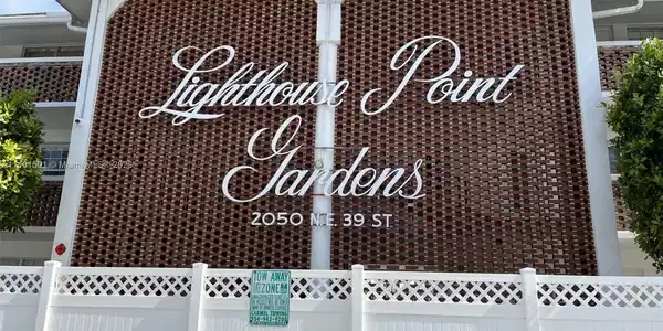 2050 NE 39th St Unit N310