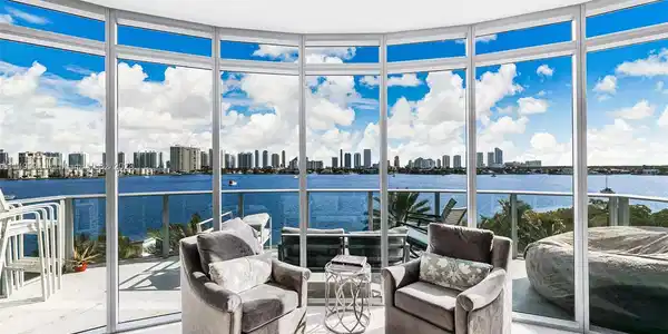 17111 Biscayne Blvd