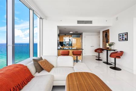 6899 Collins Ave
