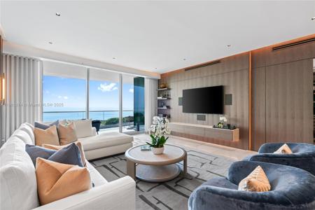 9349 Collins Ave