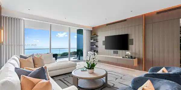9349 Collins Ave