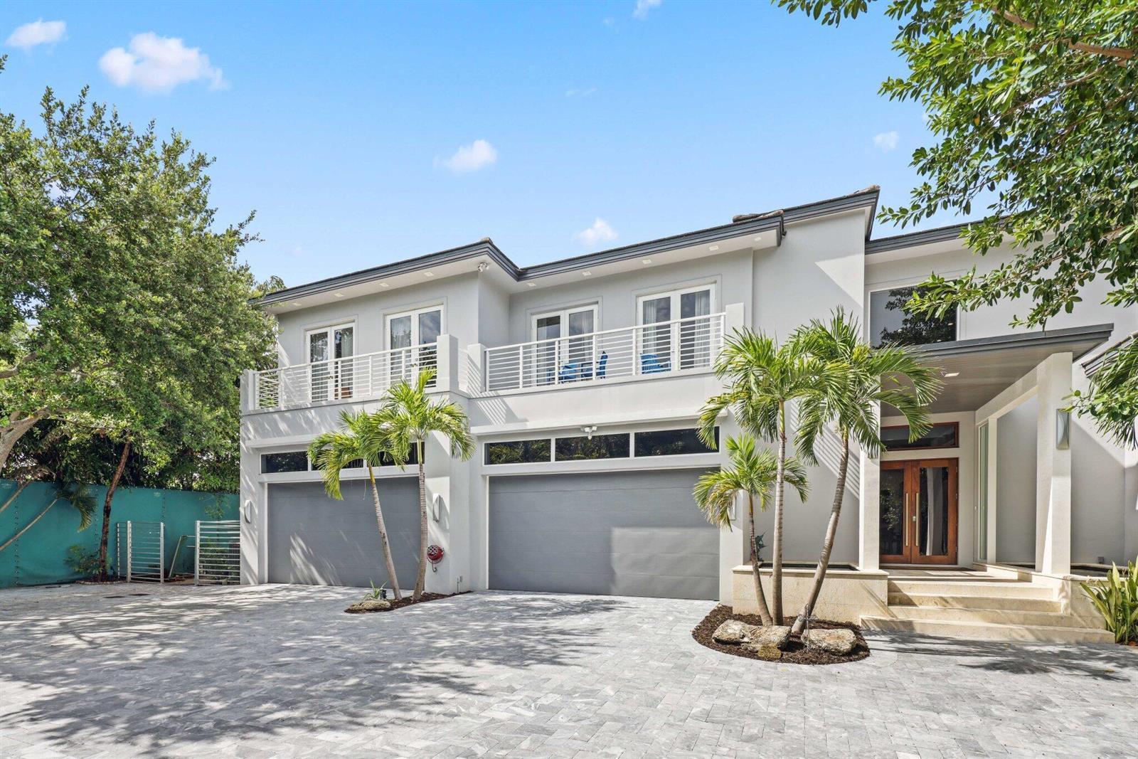 Image 4: 12 Sylvan Lane - 5.jpg-SMALL