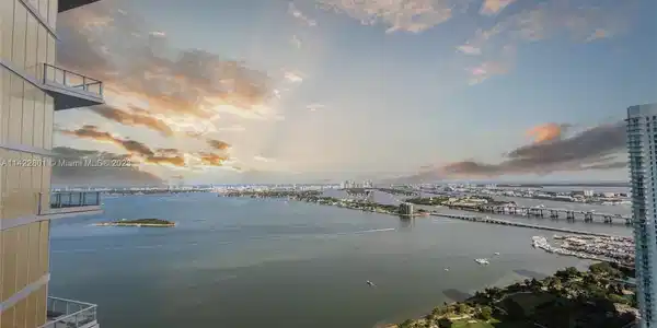 2020 N Bayshore Dr Unit 3903