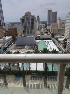 50 BISCAYNE BL