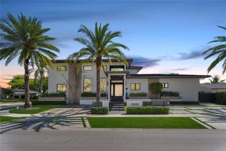 12885 N Bayshore Dr