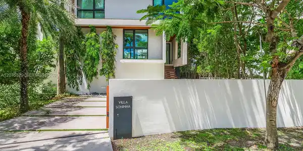 288 Palm Ave